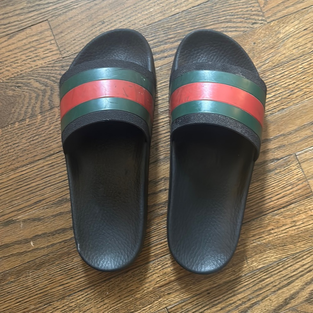 Used Gucci men’s sandals size 7 some imperfections